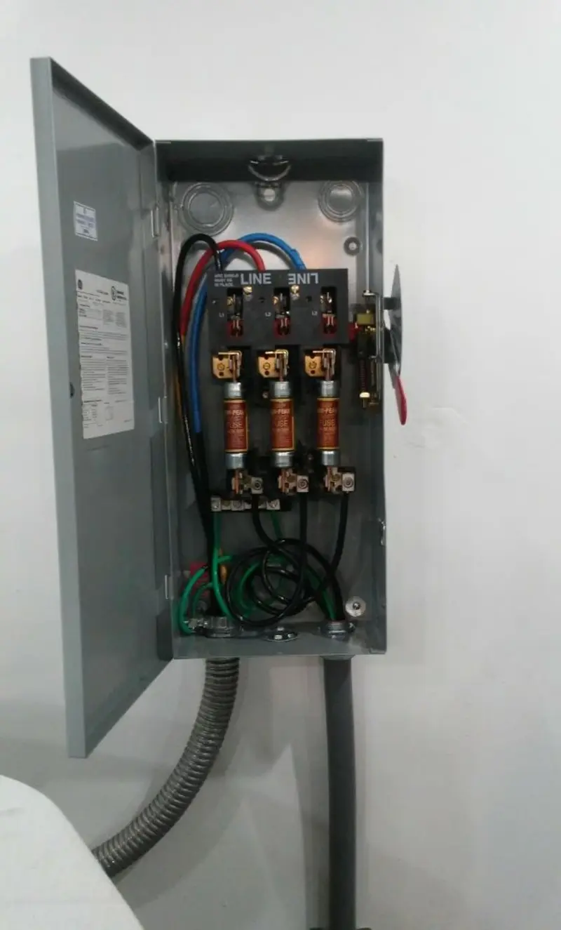 Three-phase disconnect switch installed for Smoke Detector Installation in Tillamook